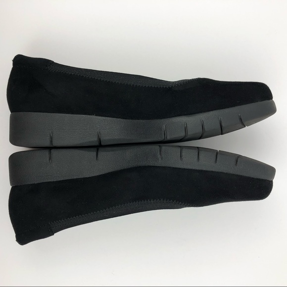 Clarks Artisan Black Daelyn Hill Slip-ons | 8 - Picture 3 of 8